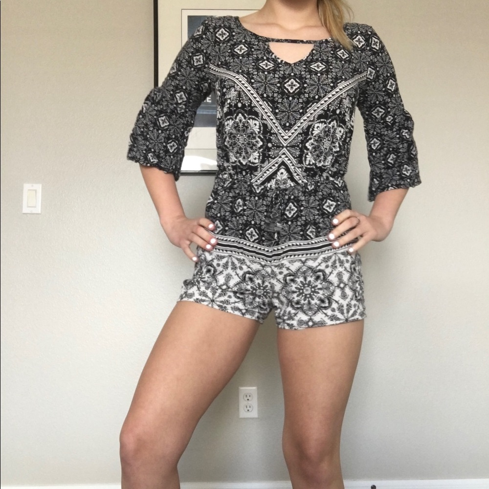 BeBop black and white romper